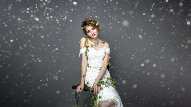 Woman white dress umbrella snow #2 free wallpaper for desktop - medium preview image