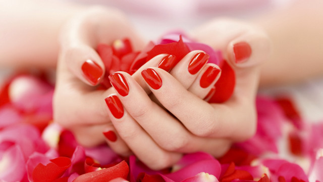 Red manicure pink petals photorealistic free wallpaper for desktop - medium preview image