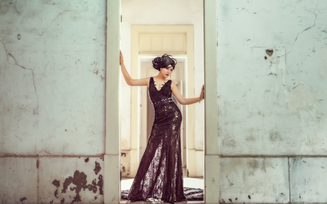 Woman black dress doorway artdeco free wallpaper for desktop - medium preview image