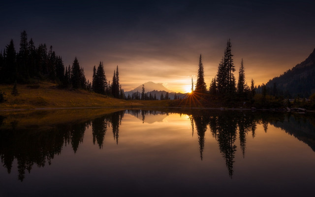 Lake mountains sunset reflection city free wallpaper for desktop - medium preview image