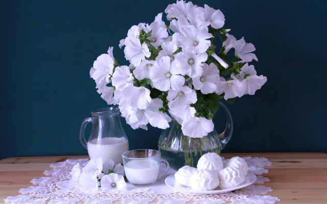 Vase flowers milk lace doily free wallpaper for desktop - medium preview image