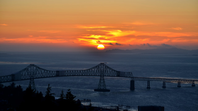 Sunset bridge water clouds cityscape #2 free wallpaper for desktop - medium preview image