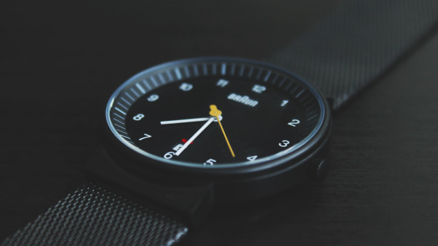 Watch yellow second hand black free wallpaper for desktop - medium preview image