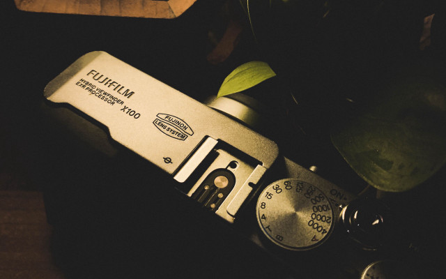 Box clock plant table knife free wallpaper for desktop - medium preview image