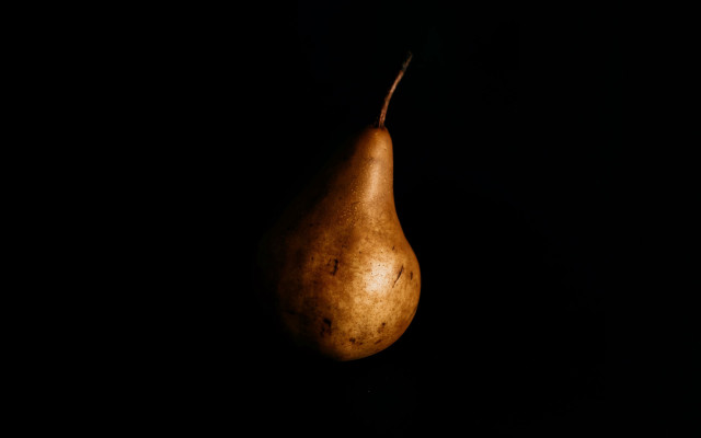 Black pear photorealism dark background free wallpaper for desktop - medium preview image