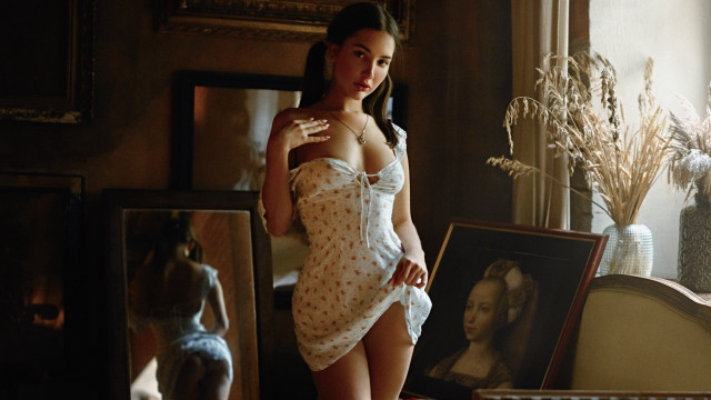 Woman white dress artroom painting free wallpaper for desktop - medium preview image