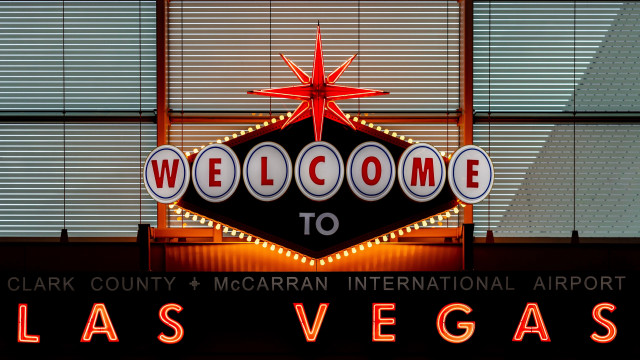 Welcome sign lasvegas strip neon free wallpaper for desktop - medium preview image