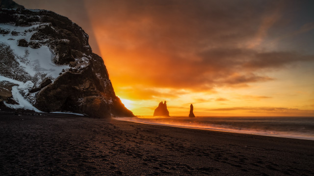 Large rock beach ocean sunset free wallpaper for desktop - medium preview image