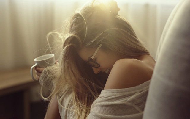 Woman couch cup hair dryer free wallpaper for desktop - medium preview image