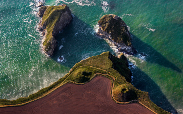 Water rocks beach sky stars free wallpaper for desktop - medium preview image