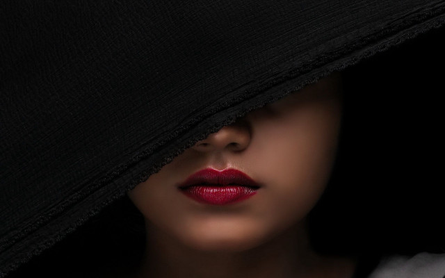 Woman redlipstick blackhoodie portrait noir free wallpaper for desktop - medium preview image
