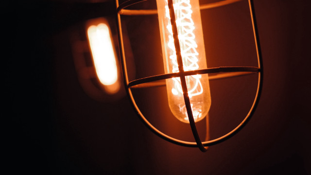 Lightbulb lit wire wrapped 3D free wallpaper for desktop - medium preview image