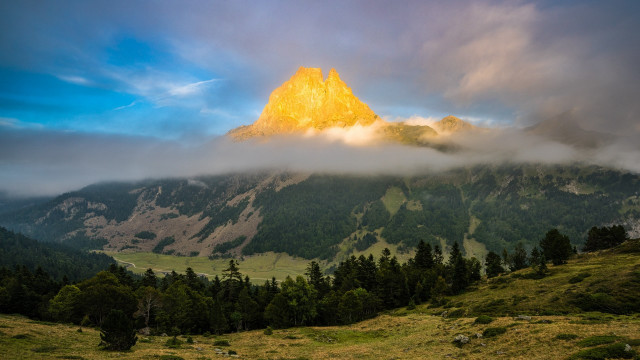 Mountain cloud valley trees nature free wallpaper for desktop - medium preview image