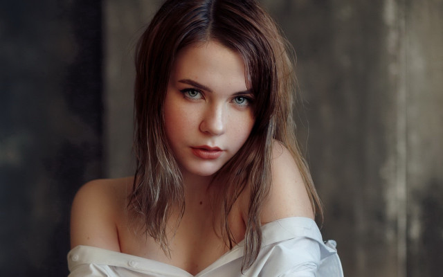 Elina karimova portrait bare shoulders free wallpaper for desktop - medium preview image