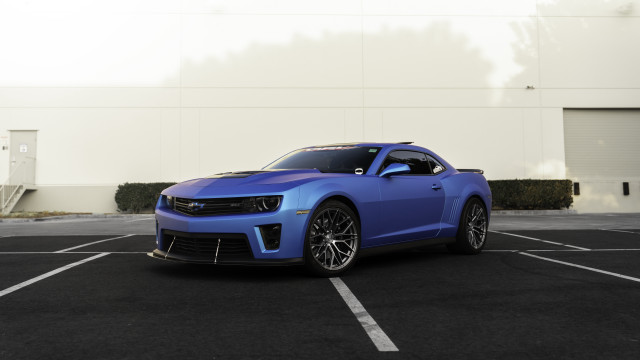 Blue chevrolet camaro parking lot free wallpaper for desktop - medium preview image