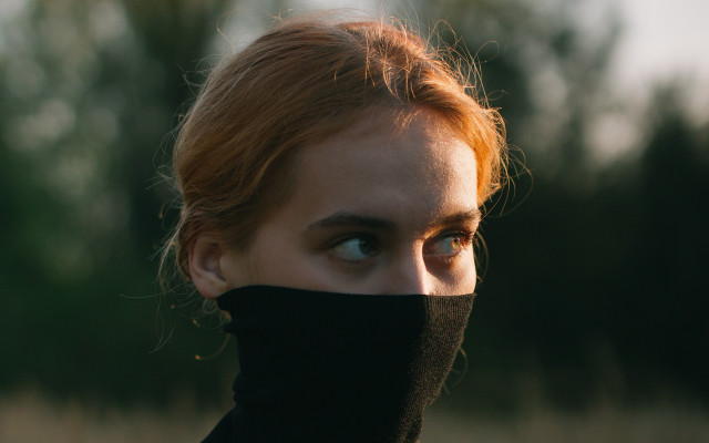 Red haired woman black scarf free wallpaper for desktop - medium preview image