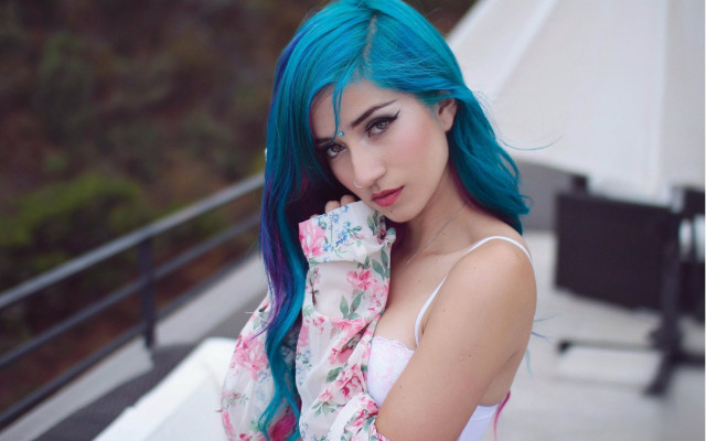 Blue hair flower top balcony free wallpaper for desktop - medium preview image