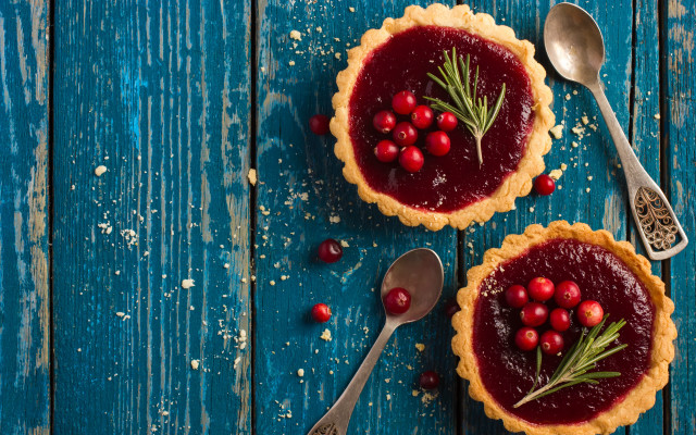Cranberry pies blue table christmas free wallpaper for desktop - medium preview image