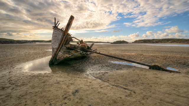 Boat beach sky clouds water free wallpaper for desktop - medium preview image