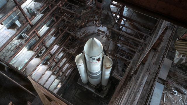White rocket metal floor construction free wallpaper for desktop - medium preview image