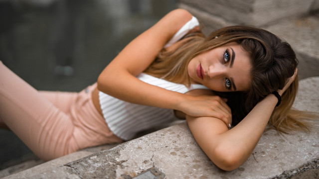 Elina karimova portrait ledge blurry free wallpaper for desktop - medium preview image