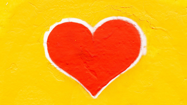 Red heart yellow wall white free wallpaper for desktop - medium preview image
