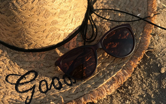 Hat sunglasses mat goodbye summer free wallpaper for desktop - medium preview image