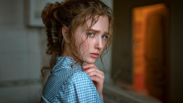 Woman blonde blueeyes serious portrait free wallpaper for desktop - medium preview image