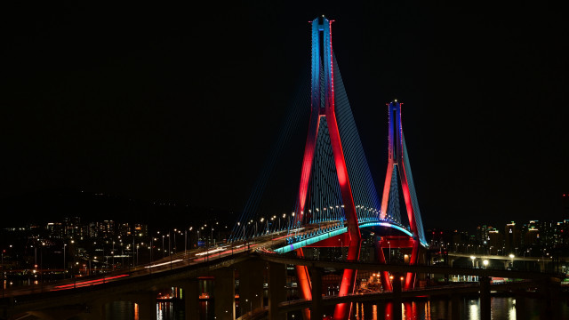Bridge lights cityscape night starry free wallpaper for desktop - medium preview image