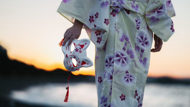 Kimono person sunset water heart free wallpaper for desktop - medium preview image