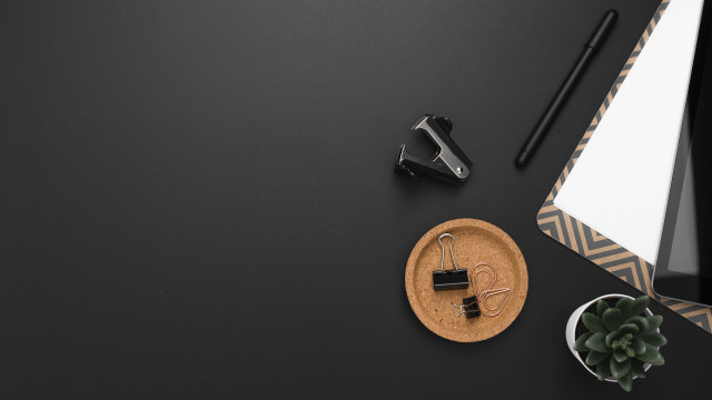 Desk pen paper plant notepad free wallpaper for desktop - medium preview image