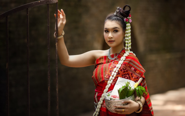 Woman red dress flower basket free wallpaper for desktop - medium preview image