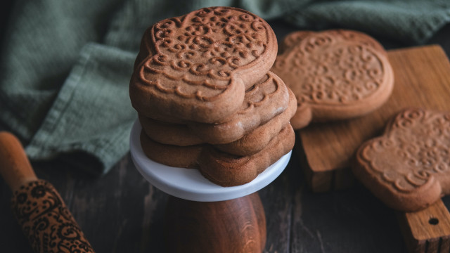 Stack cookies wooden table knife free wallpaper for desktop - medium preview image