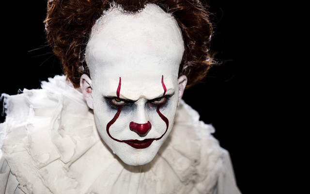 Creepy clown white face red free wallpaper for desktop - medium preview image