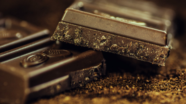 Chocolate bar closeup dirt city free wallpaper for desktop - medium preview image