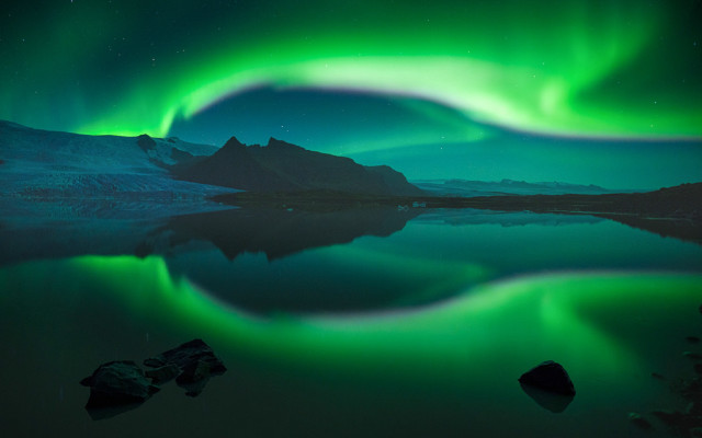 Aurora borealis lake mountains reflection free wallpaper for desktop - medium preview image