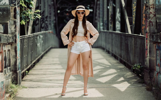 Woman hat sunglasses bridge fashion free wallpaper for desktop - medium preview image