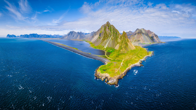 Island ocean mountains aurora beach free wallpaper for desktop - medium preview image