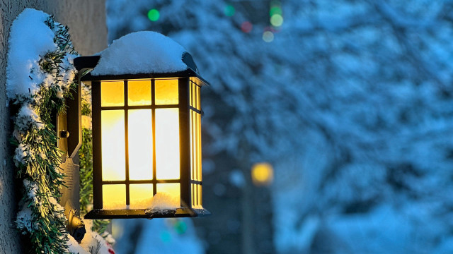 Snowy lantern evergreens bokeh shrine free wallpaper for desktop - medium preview image