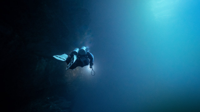 Diver wetsuit surfboard helmet hologram free wallpaper for desktop - medium preview image