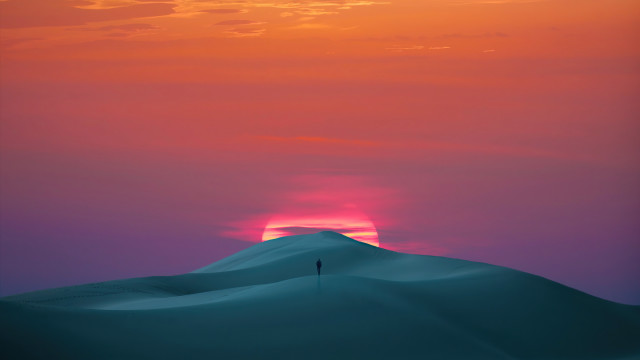 Snowy hill sunset figure desert free wallpaper for desktop - medium preview image