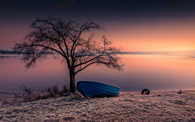 Boat shore lake dusk mountain free wallpaper for desktop - medium preview image