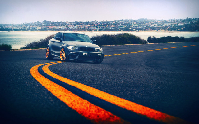 Car road city night starry free wallpaper for desktop - medium preview image