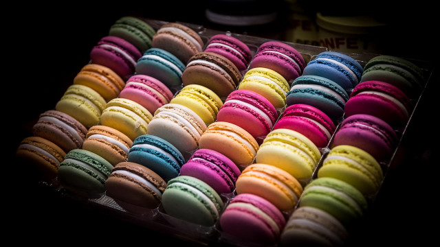 Macaroons display pastel neo fauvism free wallpaper for desktop - medium preview image