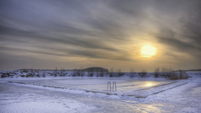 Snowy field sun clouds pool free wallpaper for desktop - medium preview image