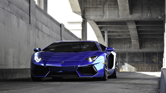 Blue sports car tunnel urban free wallpaper for desktop - medium preview image