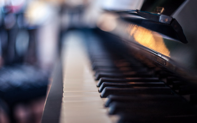 Piano closeup blurry background shallow free wallpaper for desktop - medium preview image
