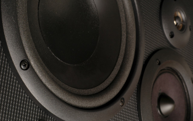 Speaker closeup wire rendering studio free wallpaper for desktop - medium preview image