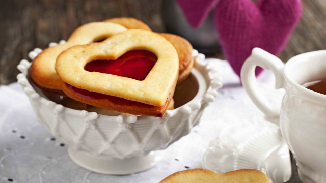 Heart cookie bowl tea rococo free wallpaper for desktop - medium preview image