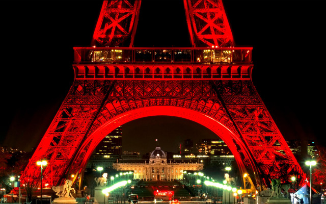 Eiffel tower red night paris free wallpaper for desktop - medium preview image